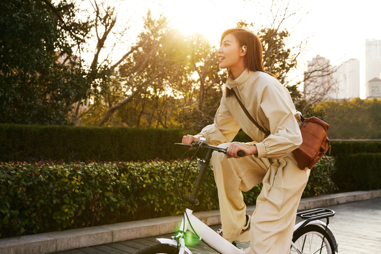 CES 2024展望：AI、智能汽车开放式耳机将大必威行其道(图3)