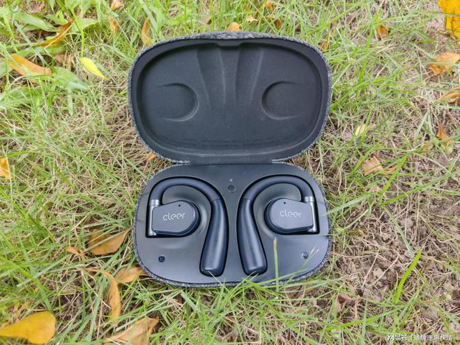 必威截至目前市面上有哪些好用的开放式蓝牙耳机？四款开放式耳机推荐(图5)