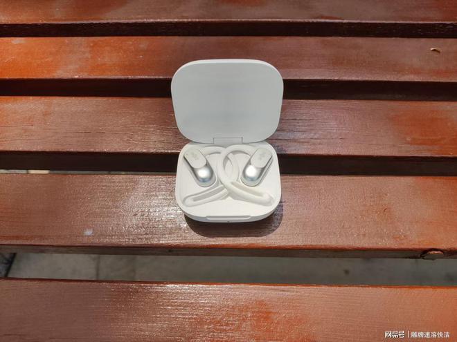 必威截至目前市面上有哪些好用的开放式蓝牙耳机？四款开放式耳机推荐(图4)