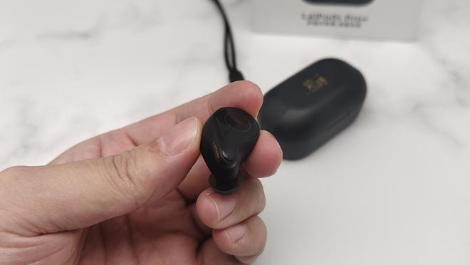 2025耳机圈大洗牌！500元听出2000元音质？这5款直接封神！(图4)