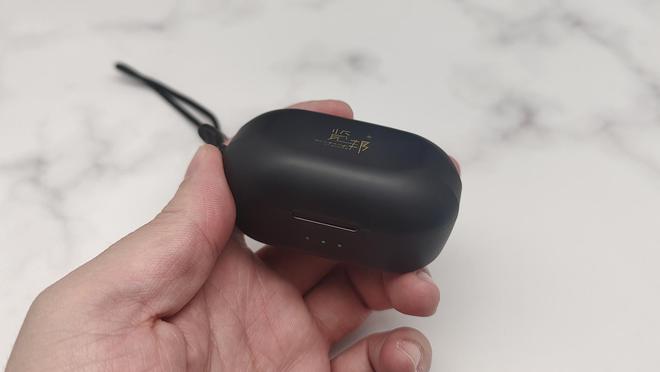 2025耳机圈大洗牌！500元听出2000元音质？这5款直接封神！(图2)