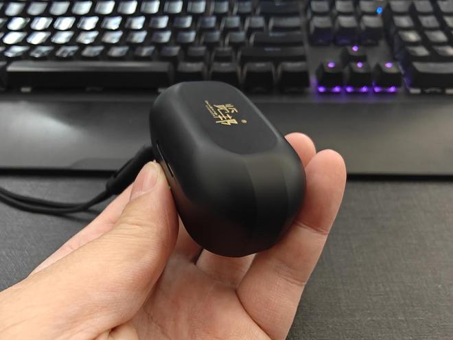 2025耳机圈大洗牌！500元听出2000元音质？这5款直接封神！(图6)